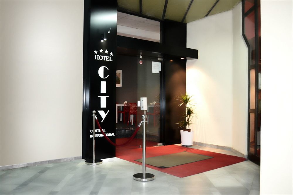 Guesthouse City Central International Escópia Exterior foto